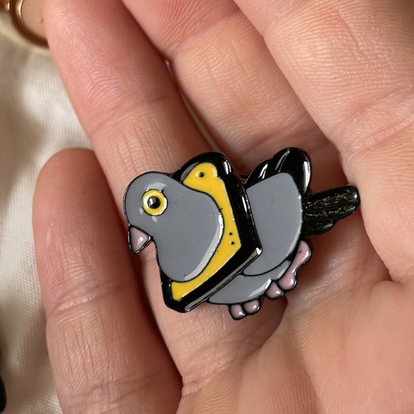 3 Animal‎ Themed Enamel Pins - Picture 5 of 5